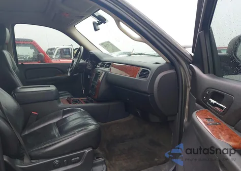 2007 Chevrolet Suburban 1500 Ltz z USA, uszkodzony, nr VIN 3GNFK163X7G207035